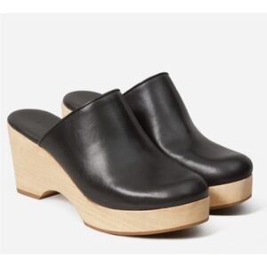 Everlane black leather round toe mule Clogs